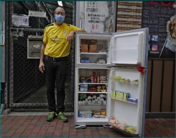 OMG! Hong Kong street refrigerator provides free food to needy