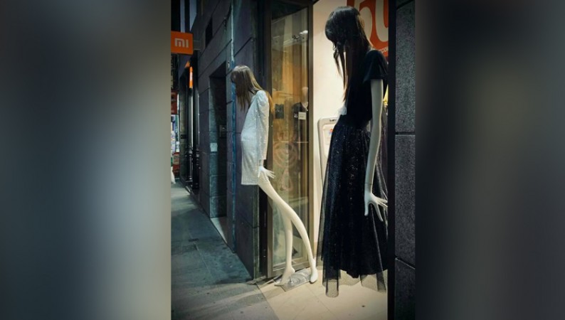 You will cry laughing after seeing such a strange mannequin