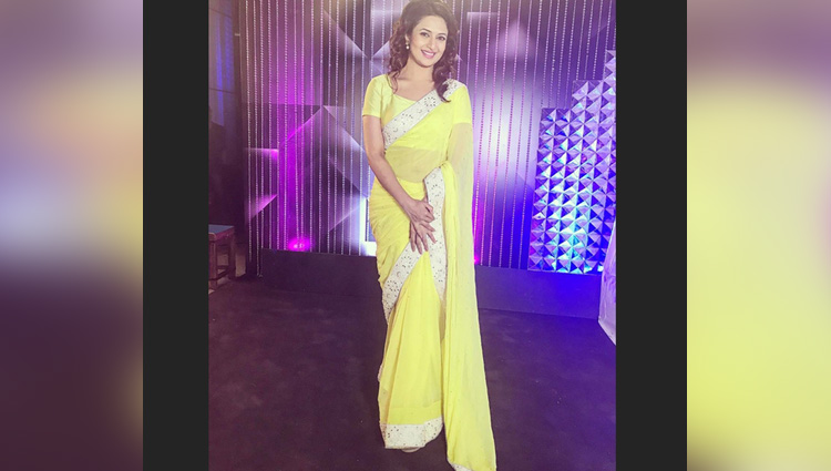 Divyanka Tripathi's Saree Look Is What Her Fans Like The Most!