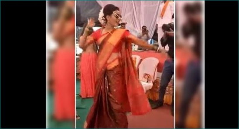 Viral Beautiful Marathi Bride Dancing Entry