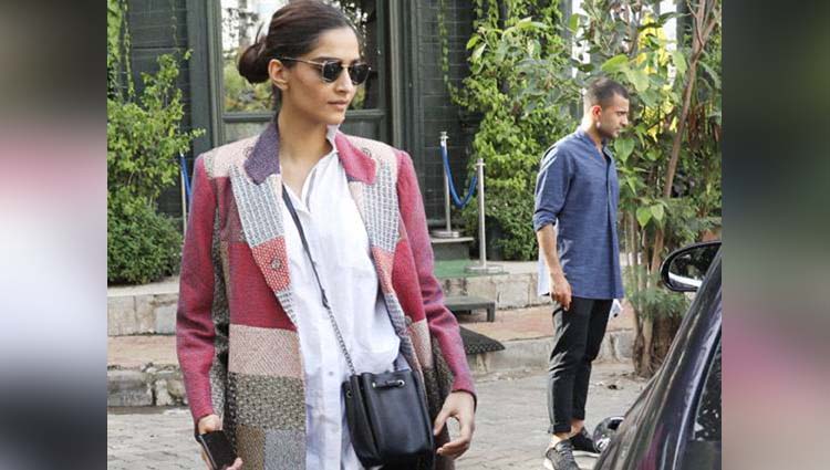 PHOTOS: Sonam Kapoor at lunch with boyfriend Anand