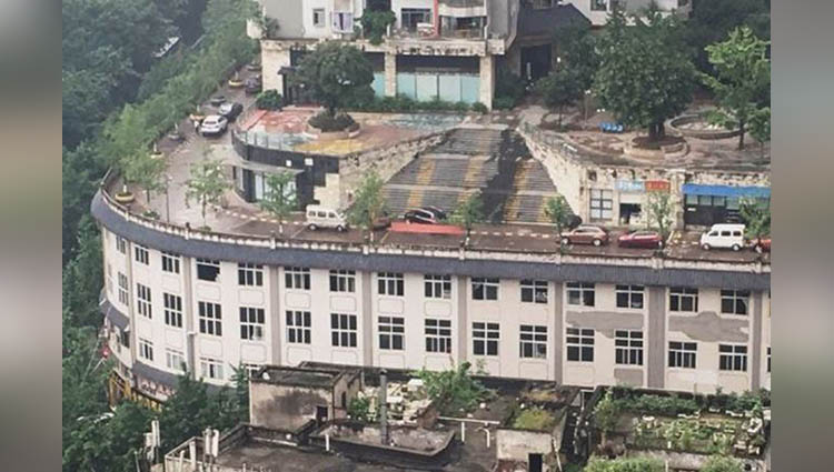 5 Storey Building In China Has A Road On It's Roof