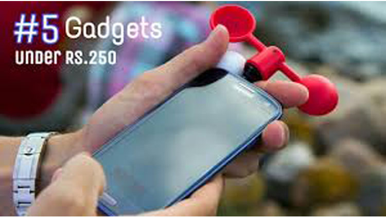 5 Cool Gadgets Under Rs. 250 For Your Smartphone