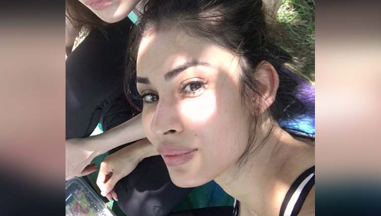 No Makeup Mouni! She looks flawless without makeup in her recent pics 