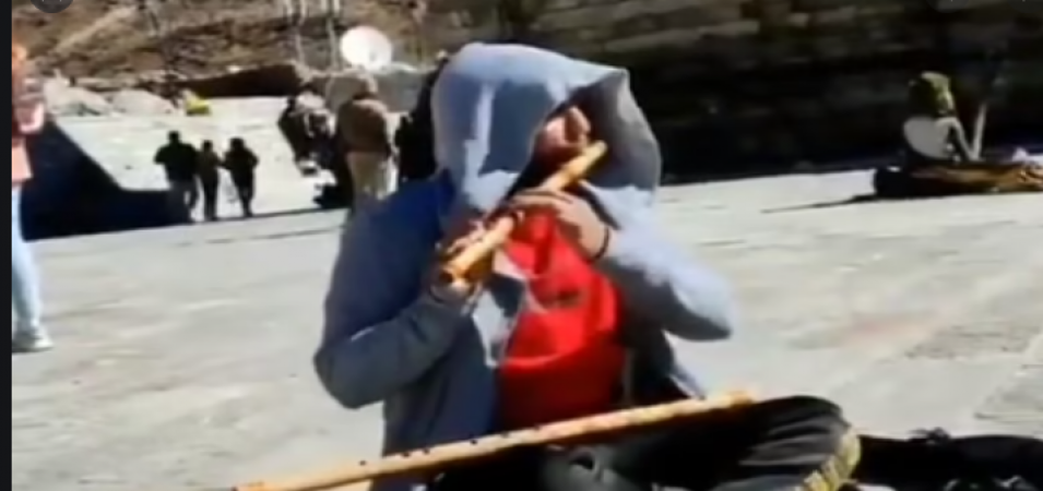 Viral Video Shiv Tandav heard on the tune of flute