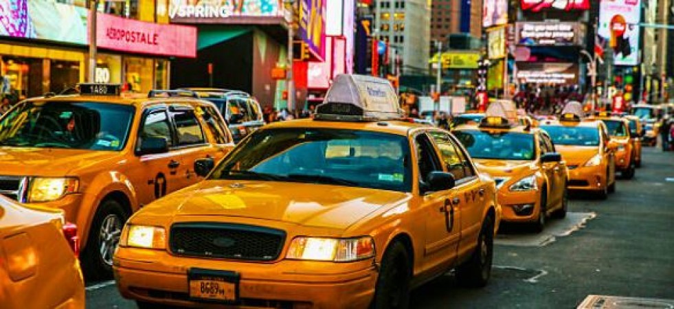 DO YOU KNOW WHY TAXI ARE ALWAYS YELLOW IN COLOUR