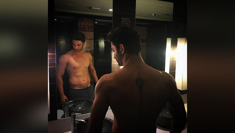 Sushant Singh Rajput raising the hotness bar with his 8 Pack Abs