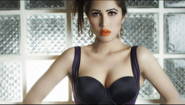 Naila Nayem share her hot and sexy photos