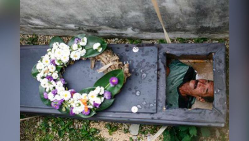 weird festival cuba buried alive people 