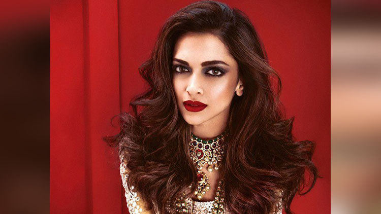 Smokey Eye Look Have Been Flaunting By B-town Divas