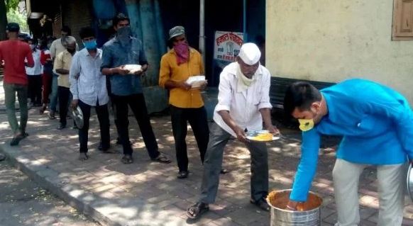 Kolkata Locals Set Up A Free Vegetable Market 