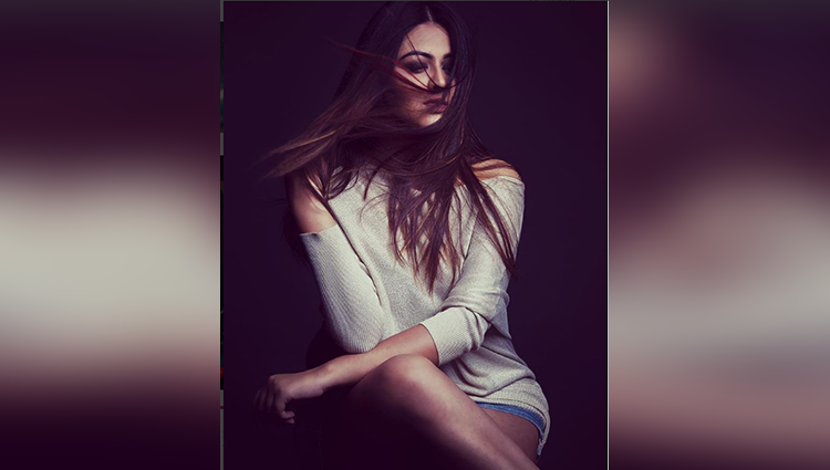shafaq naaz share her sexy or hot photos on instagram