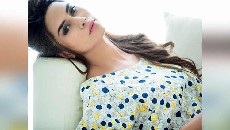 Pakistani Model Huma Khan share her hot photos