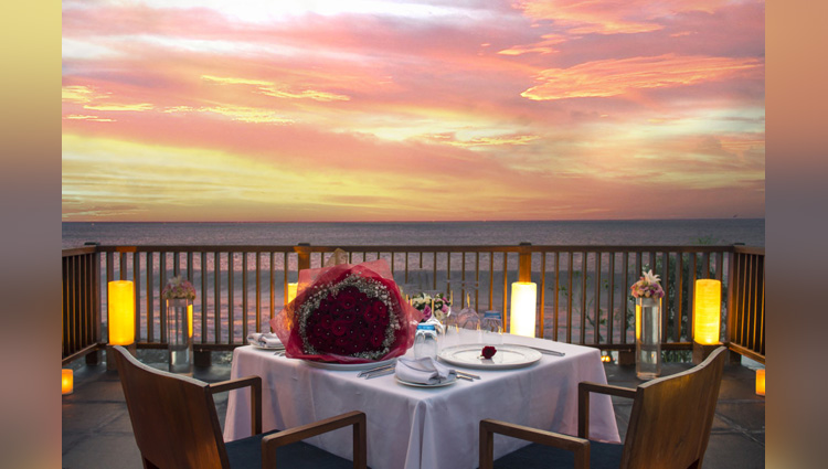 Delhi is bursting with many amorous restaurants: Plan a romantic dinner for your loved ones.