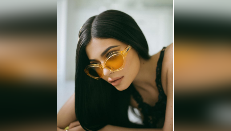 Kylie Jenner shares her hot and bold photos