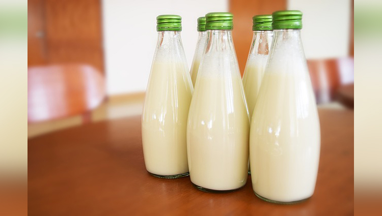 Benefits Of Drinking Milk At Night