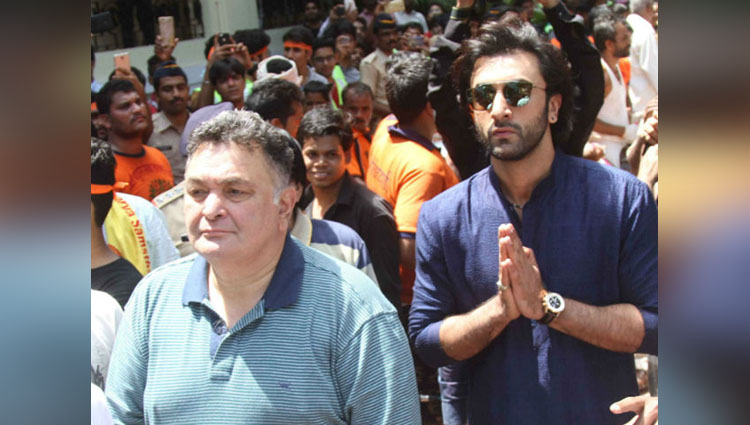 Kapoor And Sons Spotted During Ganesh Chaturthi Visarjan