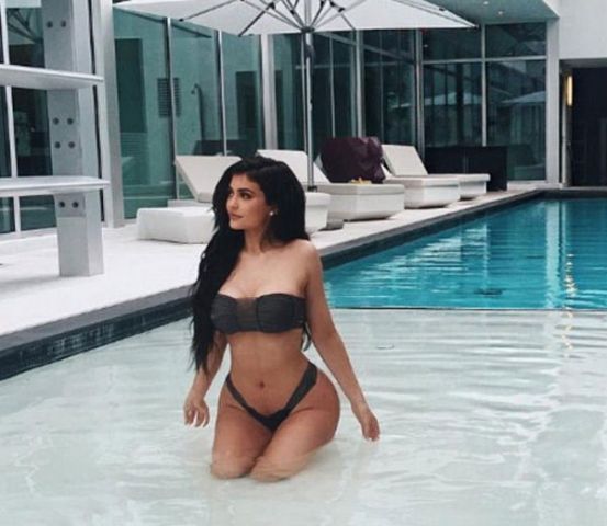 hot pictures of kylie jenner 
